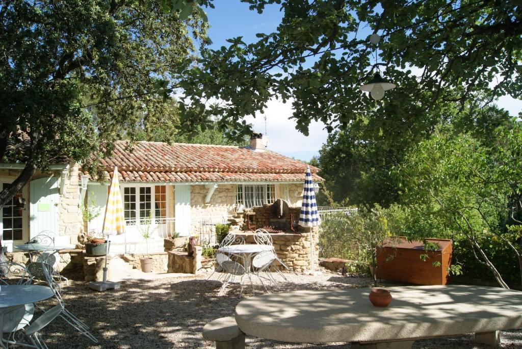 Le Mas Des Chenes Rognes Exterior foto
